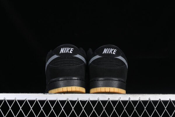 DUNK LOW PRO SB FOG BLACK_BLACK_BLACK_COOL GREY_GUM
