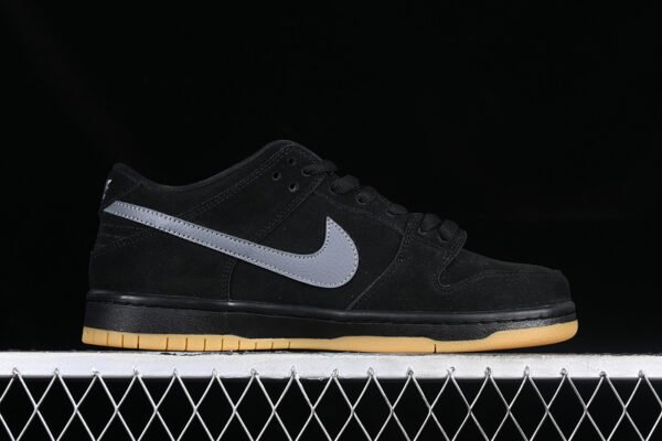 DUNK LOW PRO SB FOG BLACK_BLACK_BLACK_COOL GREY_GUM