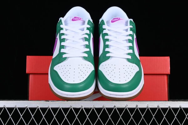 DUNK LOW JOKER WHITE_WHITE_STADIUM GREEN_FUCHSIA DREAM