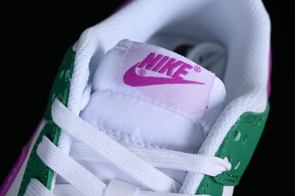 DUNK LOW JOKER WHITE_WHITE_STADIUM GREEN_FUCHSIA DREAM