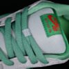 DUNK LOW PREMIUM SB MEDUSA MTT SLVR_CLSSC GRN-SL-VRSTY RD