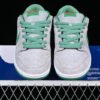 DUNK LOW PREMIUM SB MEDUSA MTT SLVR_CLSSC GRN-SL-VRSTY RD