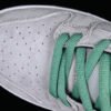 DUNK LOW PREMIUM SB MEDUSA MTT SLVR_CLSSC GRN-SL-VRSTY RD