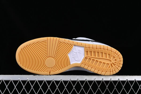 DUNK LOW PRO ISO SB ORANGE LABEL WHITE_BLACK-WHITE-GUM LIGHT BROWN