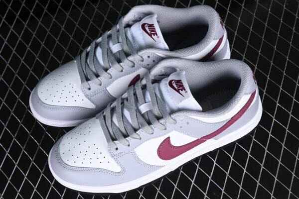 DUNK LOW PALE IVORY_REDWOOD_LIGHT SILVER_SAIL_BLACK