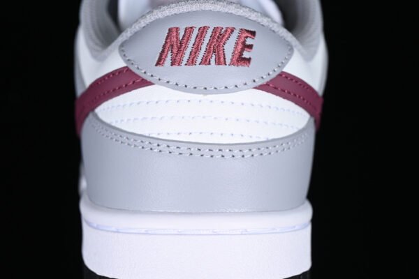 DUNK LOW PALE IVORY_REDWOOD_LIGHT SILVER_SAIL_BLACK