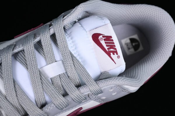 DUNK LOW PALE IVORY_REDWOOD_LIGHT SILVER_SAIL_BLACK