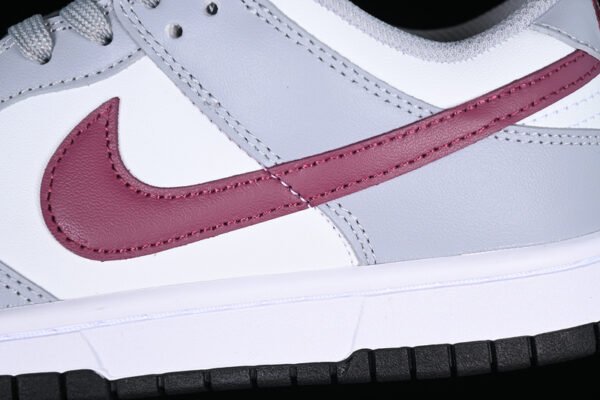 DUNK LOW PALE IVORY_REDWOOD_LIGHT SILVER_SAIL_BLACK