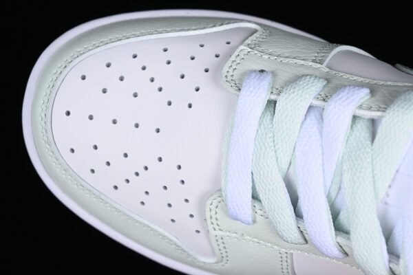 DUNK LOW NEXT NATURE WHITE_BARELY GREEN
