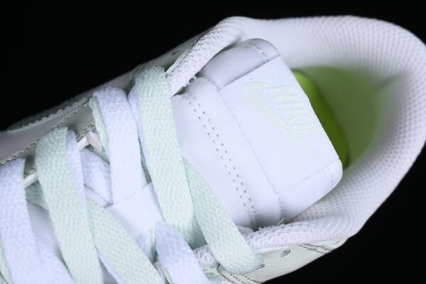 DUNK LOW NEXT NATURE WHITE_BARELY GREEN