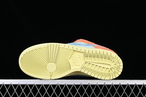 DUNK LOW SB ORANGE_NOISE AQUA_EMERALD RISE_LEMON CHIFFON