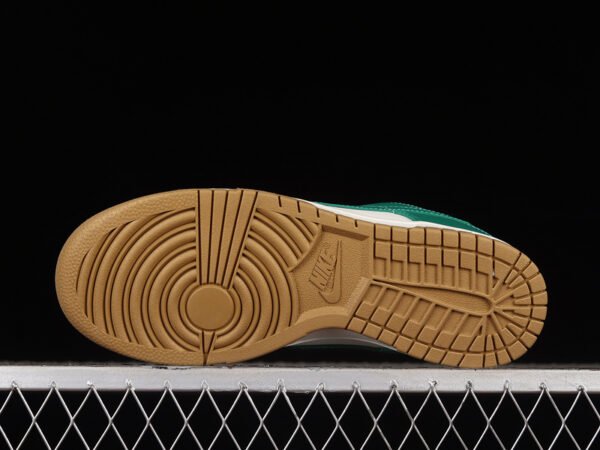 DUNK LOW CHITE_SAIL_MALACHITE_METALLIC GOLD