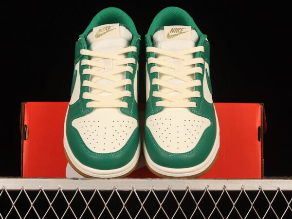 DUNK LOW CHITE_SAIL_MALACHITE_METALLIC GOLD