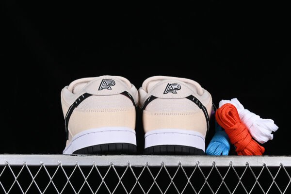 ALBINO PRETO X DUNK LOW SB JIU JITSU FOSSIL_BLACK_SAIL