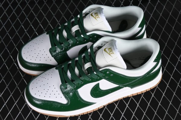 DUNK LOW LX PHANTOM_GORGE GREEN_SAIL_METALLIC GOLD