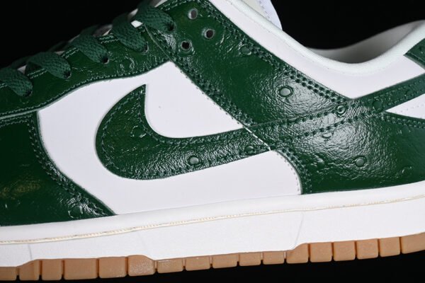 DUNK LOW LX PHANTOM_GORGE GREEN_SAIL_METALLIC GOLD