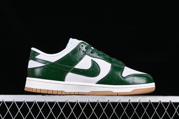 DUNK LOW LX PHANTOM_GORGE GREEN_SAIL_METALLIC GOLD