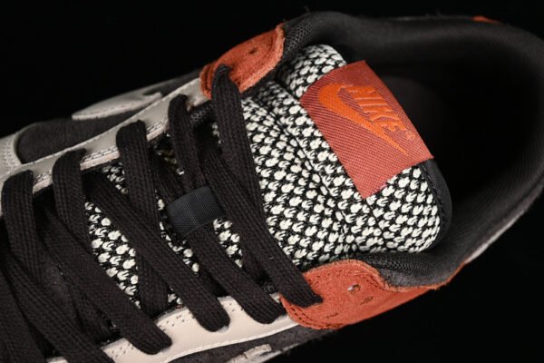 DUNK LOW RED PANDA VELVET BROWN_SANDDRIFT_RUGGED ORANGE