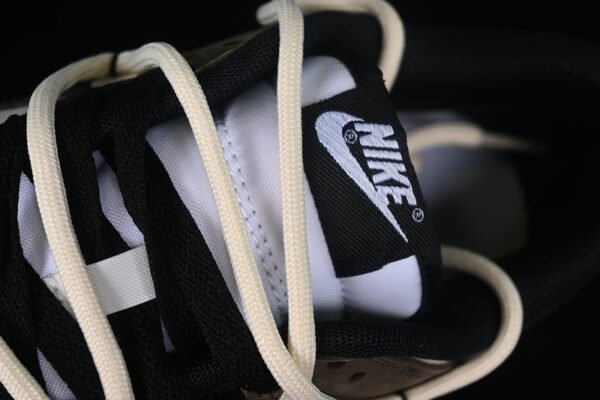 DUNK LOW RETRO SB BLACK_WHITE_BROWN