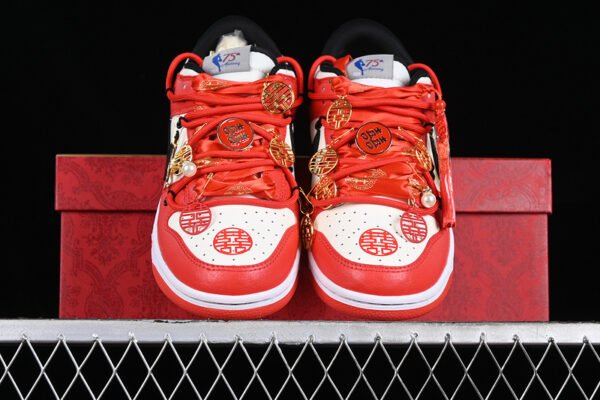 DUNK LOW EMB WHITE_BLACK_RED