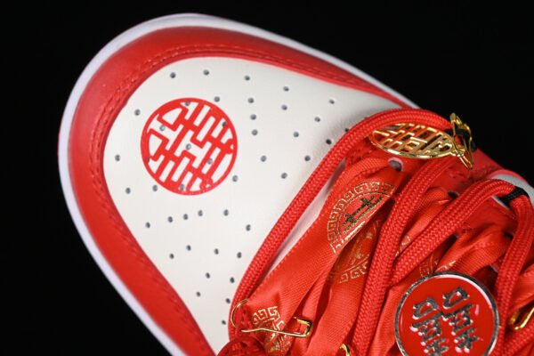 DUNK LOW EMB WHITE_BLACK_RED