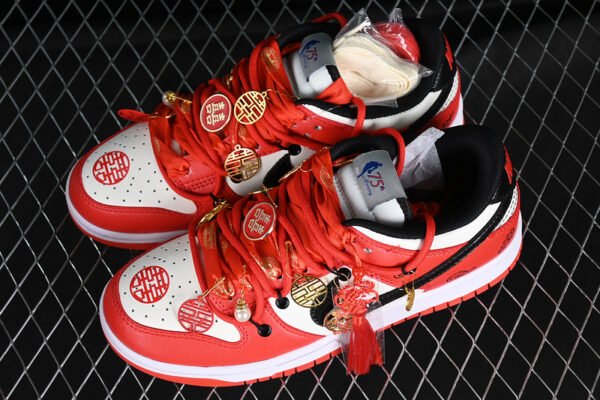 DUNK LOW EMB WHITE_BLACK_RED