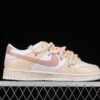 DUNK LOW SB ESS WHITE_METALLIC RED BRONZE