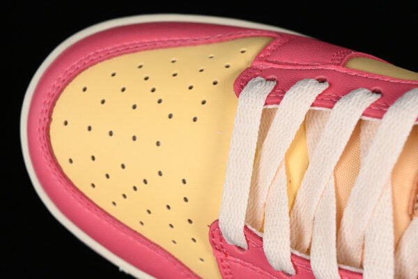 DUNK LOW GS STRAWBERRY PEACH YELLOW_PINK