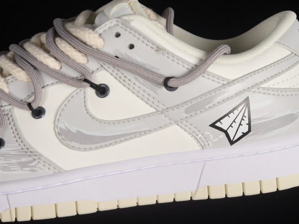 DUNK LOW RETRO COCONUT MILK VIBE WHITE_GREY