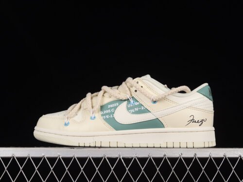 DUNK LOW SB ESS COCONUT MILK_WHITE_SAIL