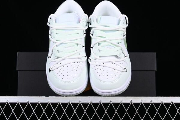 DUNK LOW NEXT NATURE WHITE_BARELY GREEN