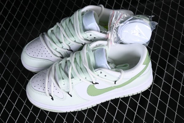 DUNK LOW NEXT NATURE WHITE_BARELY GREEN