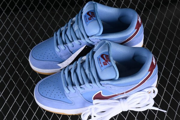 DUNK LOW PREMIUM SB PHILADELPHIA PHILLIES VALOUR BLUE_TEAM MAROON_WHITE_GUM