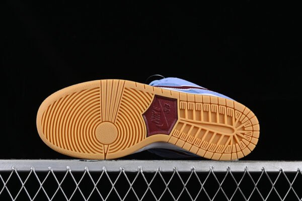 DUNK LOW PREMIUM SB PHILADELPHIA PHILLIES VALOUR BLUE_TEAM MAROON_WHITE_GUM