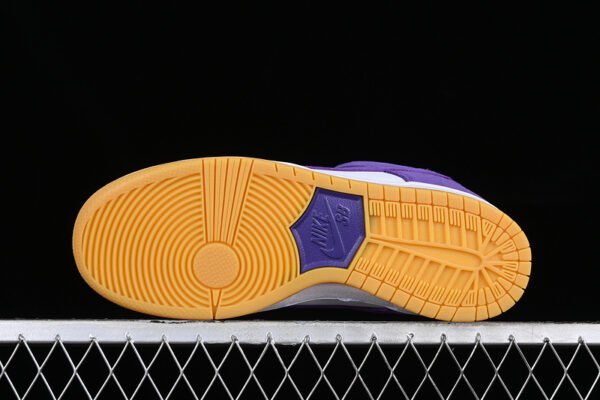 DUNK LOW SB COURT PURPLE_COURT PURPLE_WHITE_GUM LIGHT BROWN