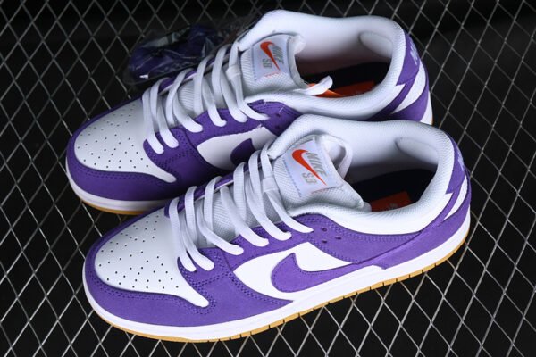 DUNK LOW SB COURT PURPLE_COURT PURPLE_WHITE_GUM LIGHT BROWN