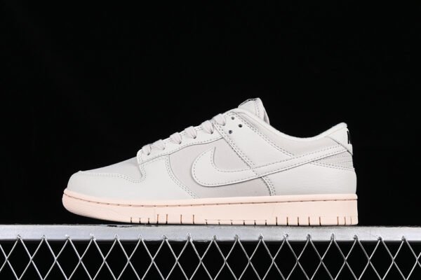 DUNK LOW PREMIUM LIGHT OREWOOD BROWN_SEQUOIA_GUAVA ICE