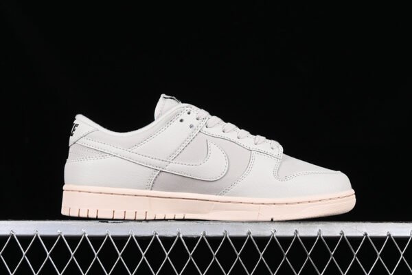 DUNK LOW PREMIUM LIGHT OREWOOD BROWN_SEQUOIA_GUAVA ICE