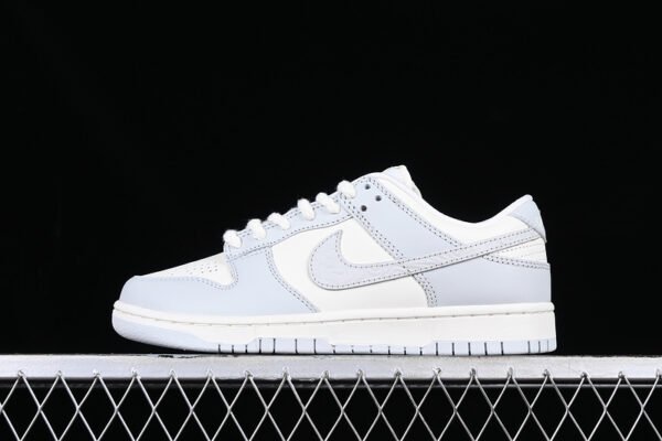 DUNK LOW NEEDLEWORK SAIL_TAWNY_METALLIC SILVER_PHOTON DUST