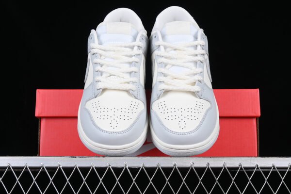 DUNK LOW NEEDLEWORK SAIL_TAWNY_METALLIC SILVER_PHOTON DUST