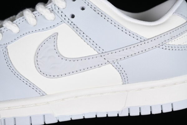 DUNK LOW NEEDLEWORK SAIL_TAWNY_METALLIC SILVER_PHOTON DUST