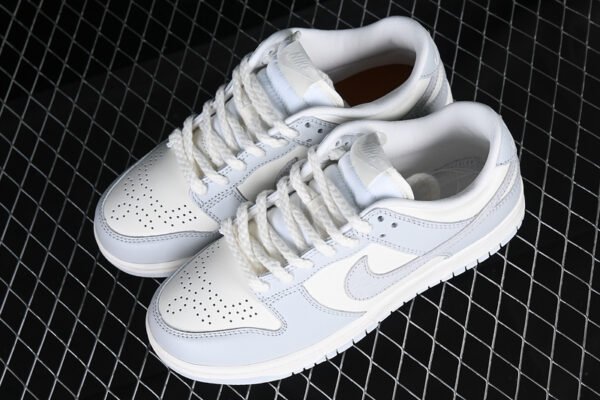 DUNK LOW NEEDLEWORK SAIL_TAWNY_METALLIC SILVER_PHOTON DUST