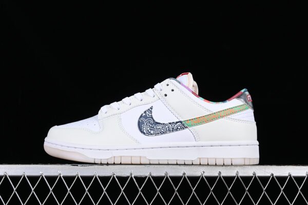 DUNK LOW GS MULTI COLOR PAISLEY WHITE_DIFFUSED BLUE_WHITE_MYSTIC RED