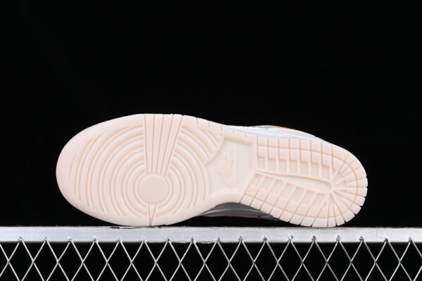 DUNK LOW GS MULTI COLOR PAISLEY WHITE_DIFFUSED BLUE_WHITE_MYSTIC RED