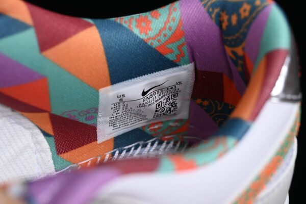 DUNK LOW GS MULTI COLOR PAISLEY WHITE_DIFFUSED BLUE_WHITE_MYSTIC RED