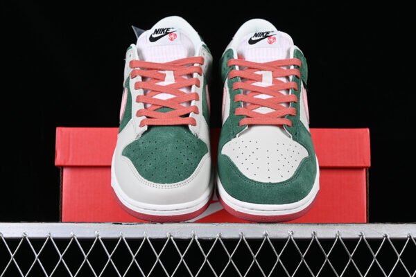 DUNK LOW ALL PETALS UNITED LIGHT BONE_SAIL_FIR GREEN_SAKURA PINK