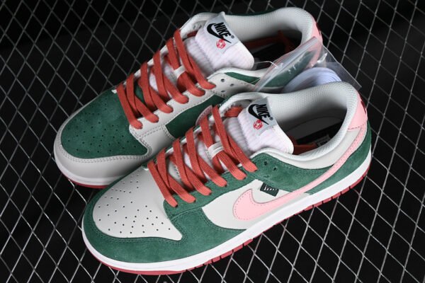 DUNK LOW ALL PETALS UNITED LIGHT BONE_SAIL_FIR GREEN_SAKURA PINK