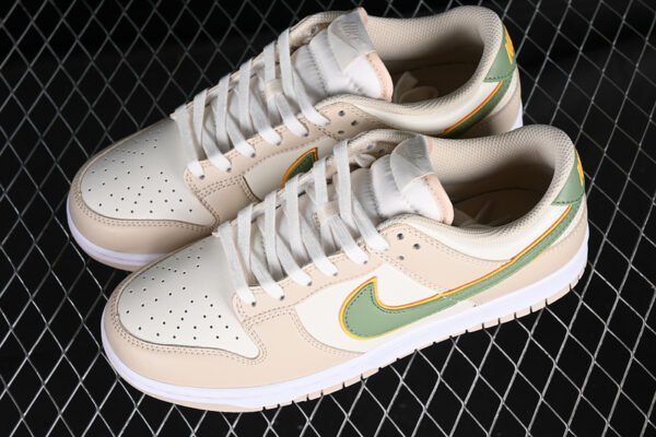 DUNK LOW PALE IVORY_OIL GREEN_WHITE_LASER ORANGE_SANDDRIFT