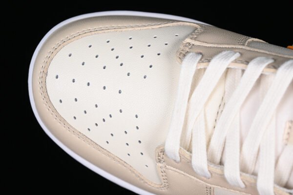 DUNK LOW PALE IVORY_OIL GREEN_WHITE_LASER ORANGE_SANDDRIFT