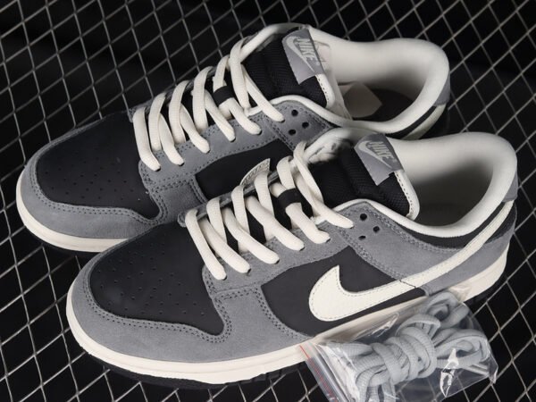 DUNK LOW SB BLACK_STEALTH_WHITE